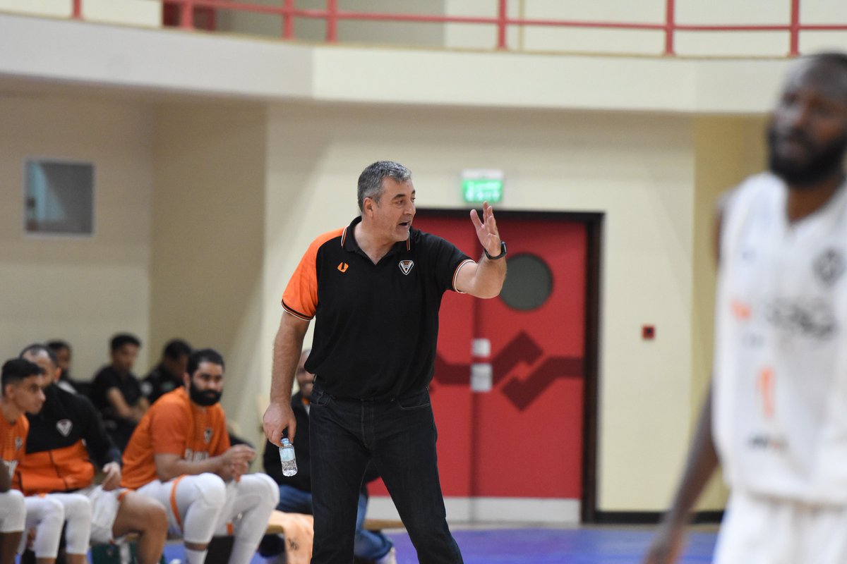 📸 لقطات من مباراة الصفا و أحد ضمن الدوري الممتاز لكرة السلة 🧡🖤