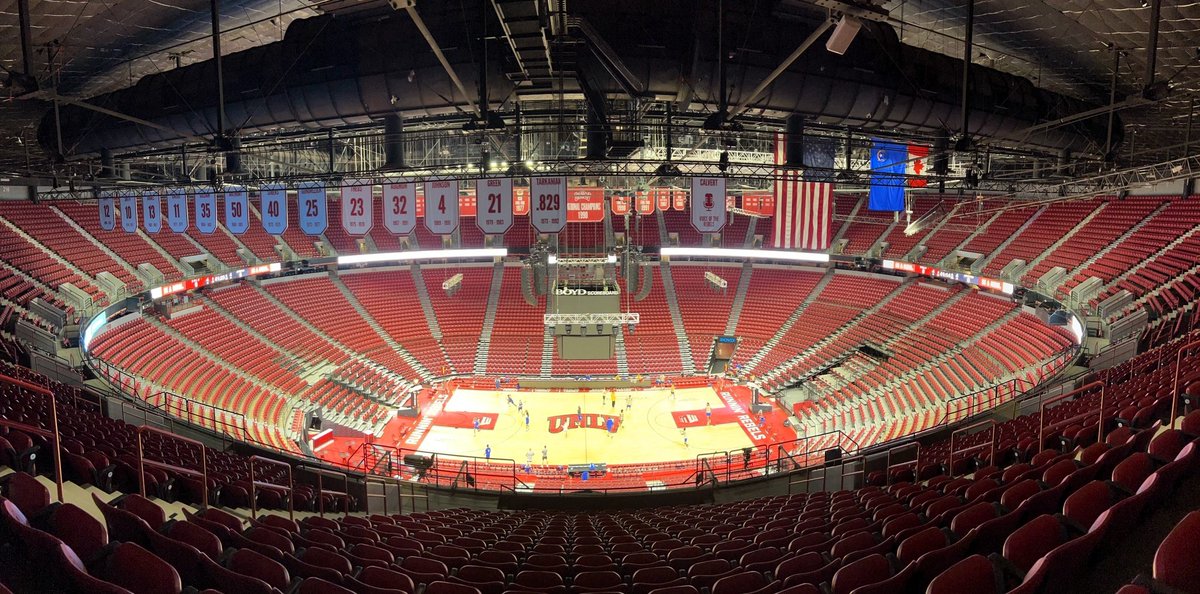 Great view of the Thomas & Mack Center a while before last night's #UNLV @TheRunninRebels basketball game.