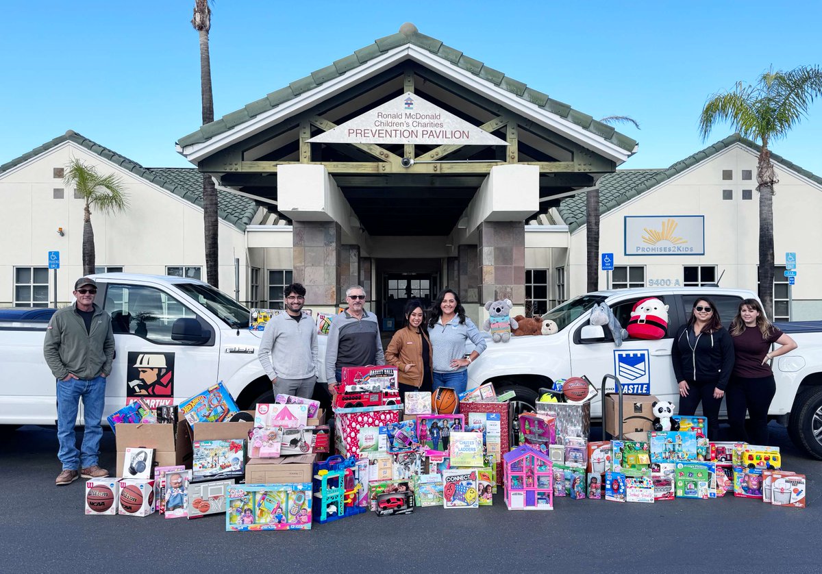 Castle Contracting and McCarthy Building Companies, Inc. partnered with the incredible local nonprofit organization Promises2Kids to spread joy to foster kids in San Diego this holiday season. Let's unite in the spirit of generosity, spreading warmth and joy far and wide.