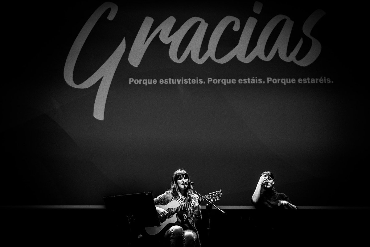 ..-.—..-. tweet media