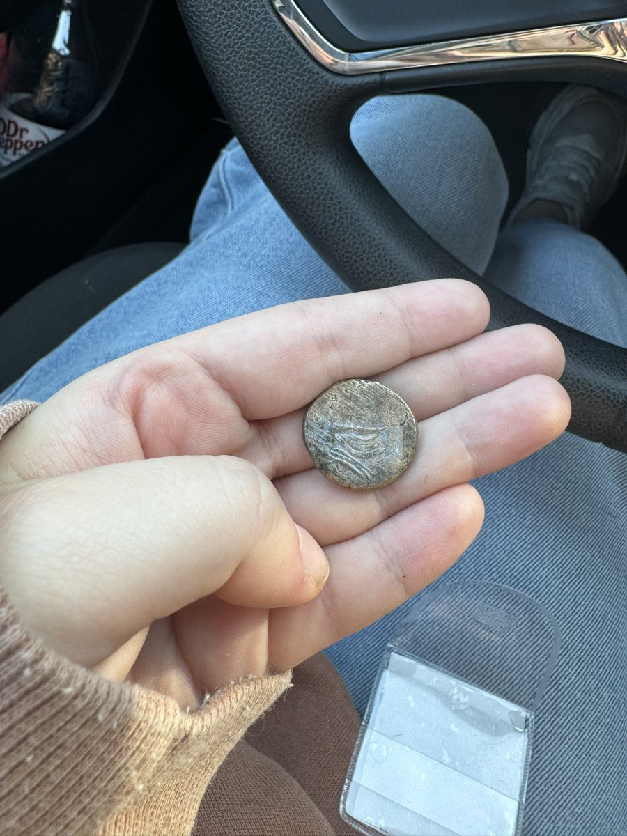 PerseusJackssn's tweet photo. My best friend got me an Ancient Greek coin for Christmas and eeeeeeeee https://t.co/vEO1Xtlybq