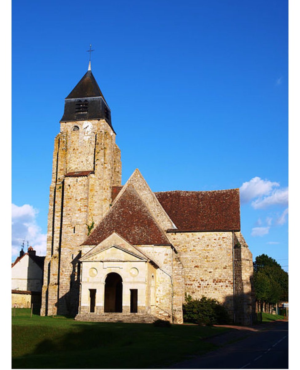 L’église de Saint-Pierre-et-Saint-Paul de #Thorigny-sur-Oreuse a été édifiée entre 1440 et 1550 puis agrandie entre 1674/1675 suite à l’incendie du clocher en 1617. Elle vient d’être sélectionnée comme site départemental pour le loto du patrimoine 2023. monumentum.fr/monument-histo…