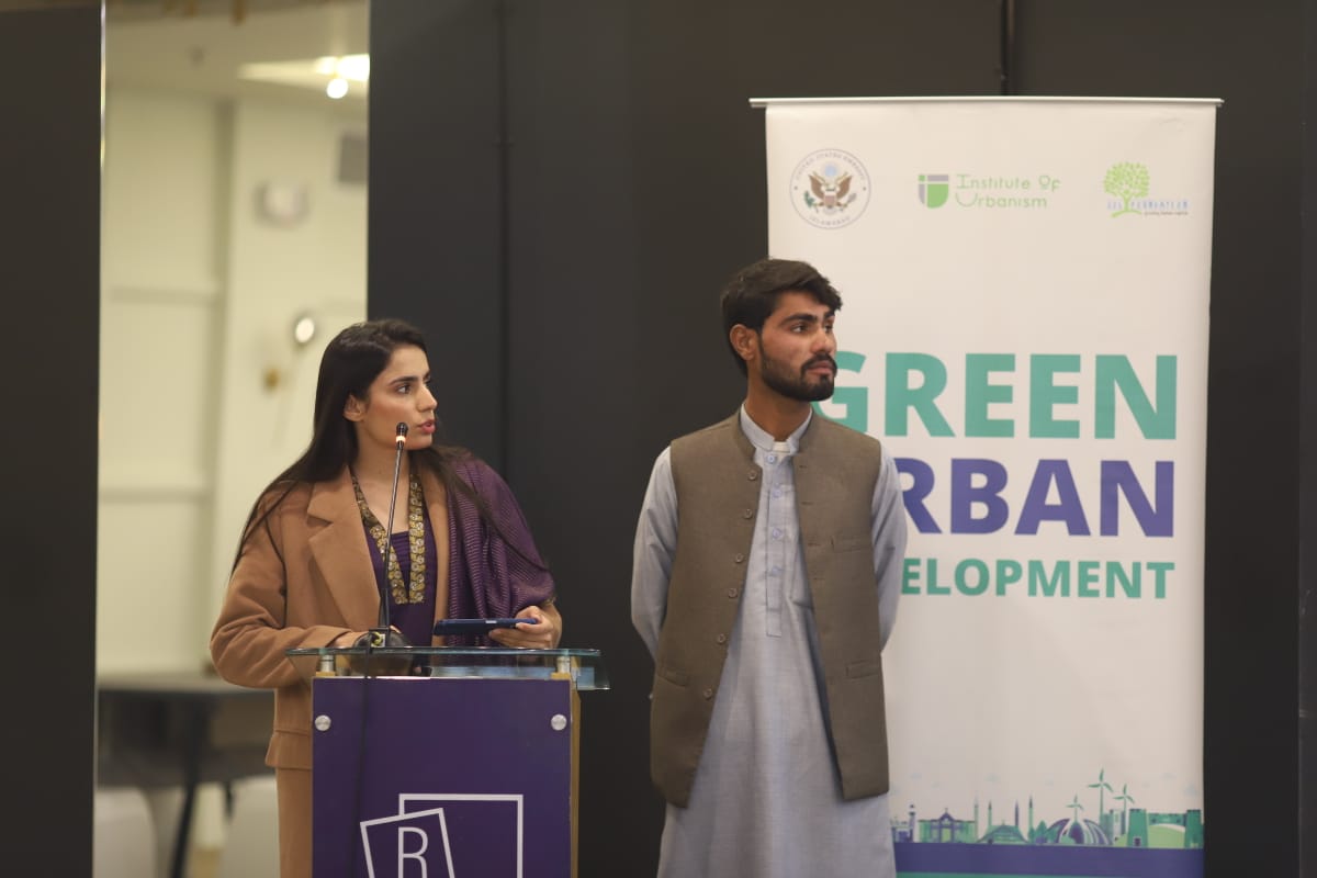 We joined forces with @int_urb and @usembislamabad, under the #GreenUrbanDevelopment Programme to conduct a dialogue in Islamabad on: 'Rethinking Urban Development: The Potential of Youth for Eco-Entrepreneurship.' A consultative session united policy makers, journalists, civil…