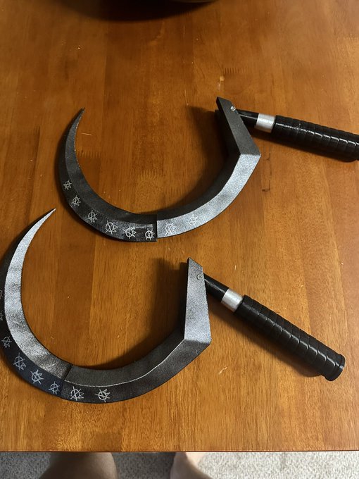 One step closer to my naughty Death cosplay ?? https://t.co/aV2JjfwNNs