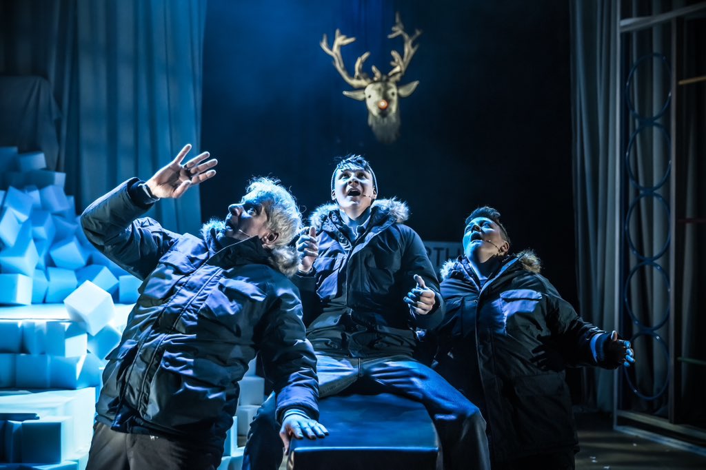 nelcrouch's tweet image. The Christmas Lobster finishes its run this weekend. Love this team, love this lobster and love that @farnhammaltings threw itself behind an original story for its first in house festive show 🎄🦞🎄🦞🎄🦞🎄🦞🎄