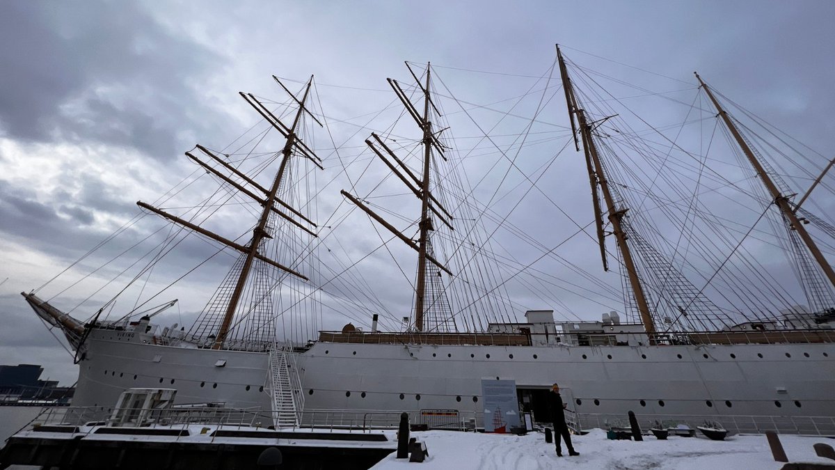 Day six of The Crane Event Christmas Countdown... from supporting European events in Sweden and France to giving a true Cambridge experience to groups from China, Switzerland, and the United States - 2023 really has satisfied our wanderlust! #destinationmangement