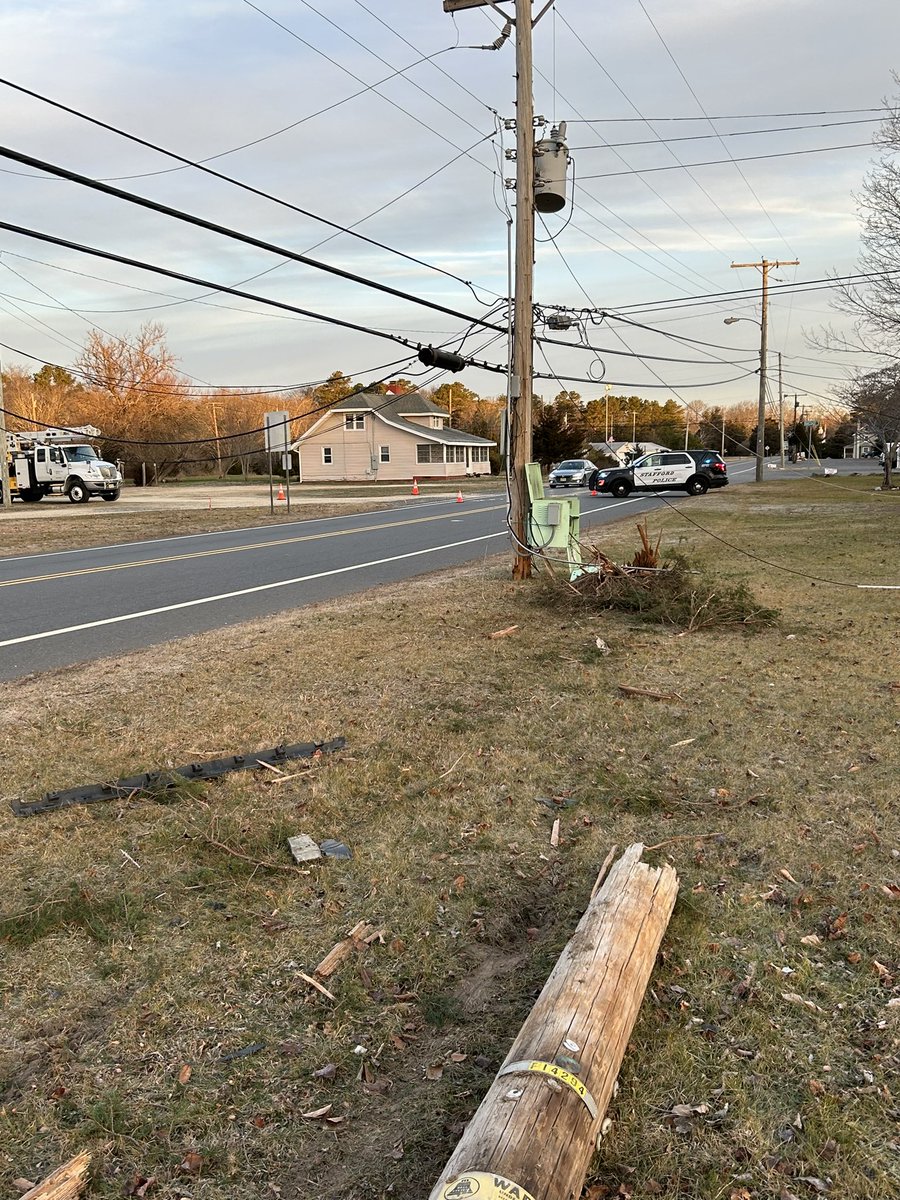 ⚠️Traffic Alert
Due to a motor vehicle accident, a telephone pole on Route 539, in the area of Pancoast Road (near Lucilles Luncheonette), is being replaced. 

Please expect delays while officers are on scene assisting traffic. Thank you in advance for your patience.