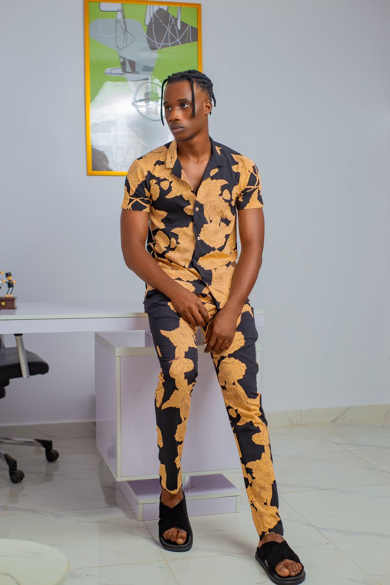 theregibrand's tweet image. Here is Akuti, our bespoke vintage shirt and trousers design.

The gold and black fabric pattern represents the rich heritage of the Nigerian Maestro it is named after.

Don't you just love it?

#REGI
#RegiATimessLegacy
#ShopREGI
#kaftans 
#kaftanstyle