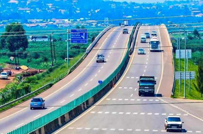 But M7 should stop using the Entebbe Express high way ( #EntebbeExpressWay. He has his sweepers, he can use Entebbe road with ease. No one pays a toll fee to wait 30minutes on what is supposed to be an express way. @UNRA_UG @UNRA_ED @MoWT_Uganda