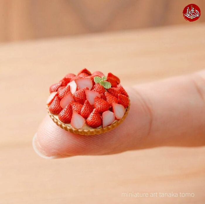 Nippon_Times's tweet photo. الطعام المُصغر 😋 نوع من الفنون يتطلب جهداً وصبراً كبيرين! يشتهر به فنان من #اليابان يدعى "تومو تاناكا"! حيث يقوم بتشكيل المأكولات من معجون الصلصال ويبدو شكله النهائي مثل الطعام الواقعي 🤗 https://t.co/xhH7HV8rlt