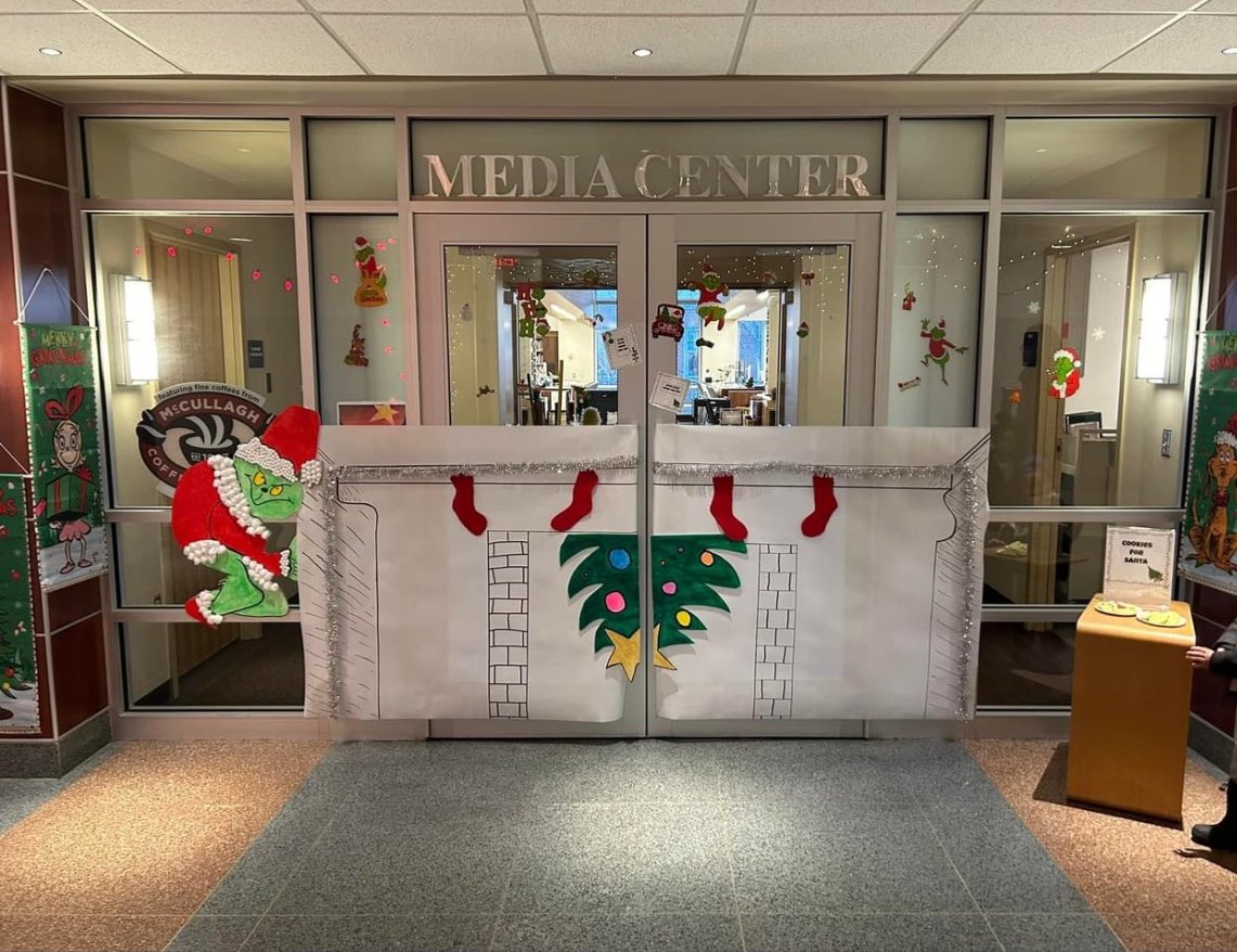 wolskilibrary's tweet photo. Merry Christmas and Happy Holidays from the FHS Library! We even won 3rd place for the door decorating contest! https://t.co/CNDhTkf1lq