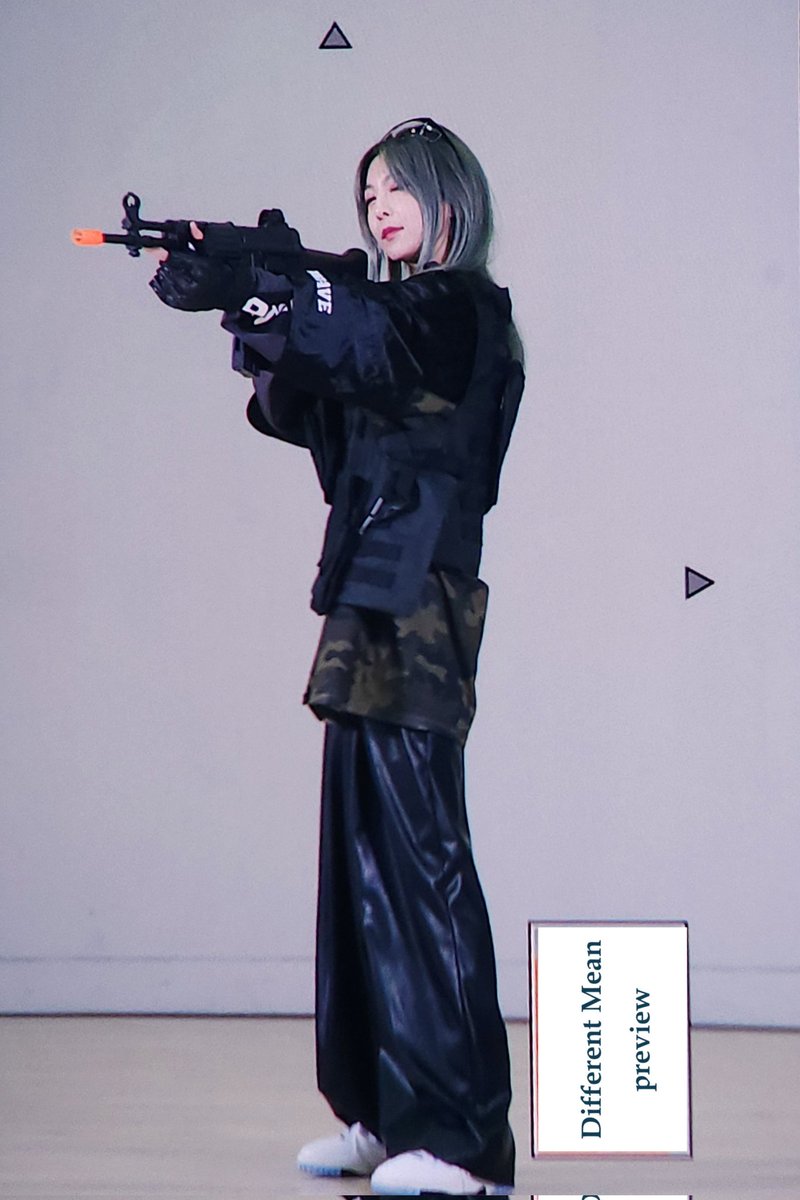 Different_Mean's tweet photo. 231222 팬사인회 프리뷰

#드림캐쳐 #Dreamcatcher #다미 #DAMI #이유빈

@hf_dreamcatcher https://t.co/TdOTiUKJzM