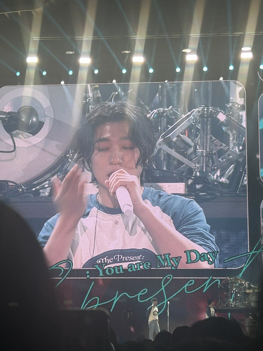 daysixblue's tweet photo. SUNGJIN IN TEARS 😭😭😭 https://t.co/frSqG5eVOv