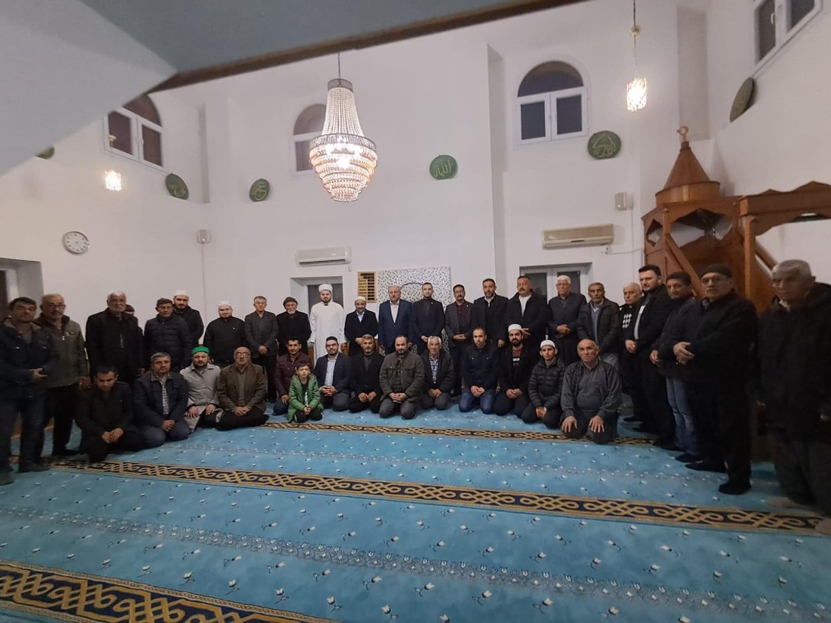 Bugün sabah namazında ilçemizin Karaömerli mahallesindeki camiide Kaymakamız Sayın Mehmet Furkan TAŞKIRAN, İlçe Müftümüz İbrahim AKYÜZ le birlikte vatandaşlarımızla bir araya geldik.