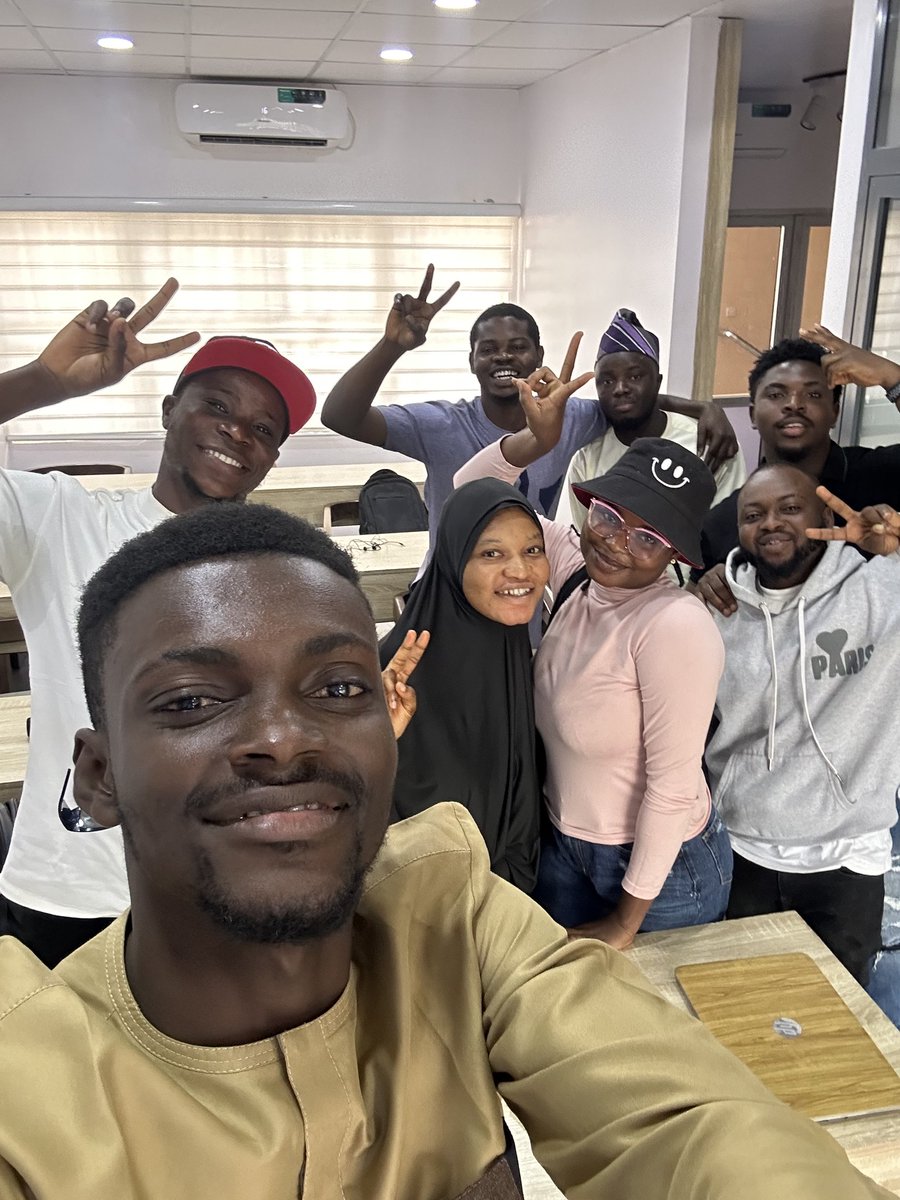 Our amazing tutor with the selfie🤗

#lastclassof2023
#careerconnect
#Abeokutatech