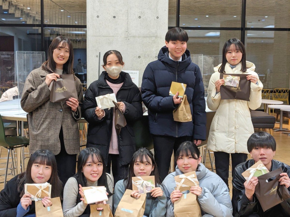 officialzelkova's tweet photo. \#広報委員のつぶやき/

先日、学生広報委員会の
引き継ぎ式が行われました！🌿

3年生から学んだことを忘れず、
新体制も頑張っていきます💪

#成蹊大学 https://t.co/KEeULjGDDq