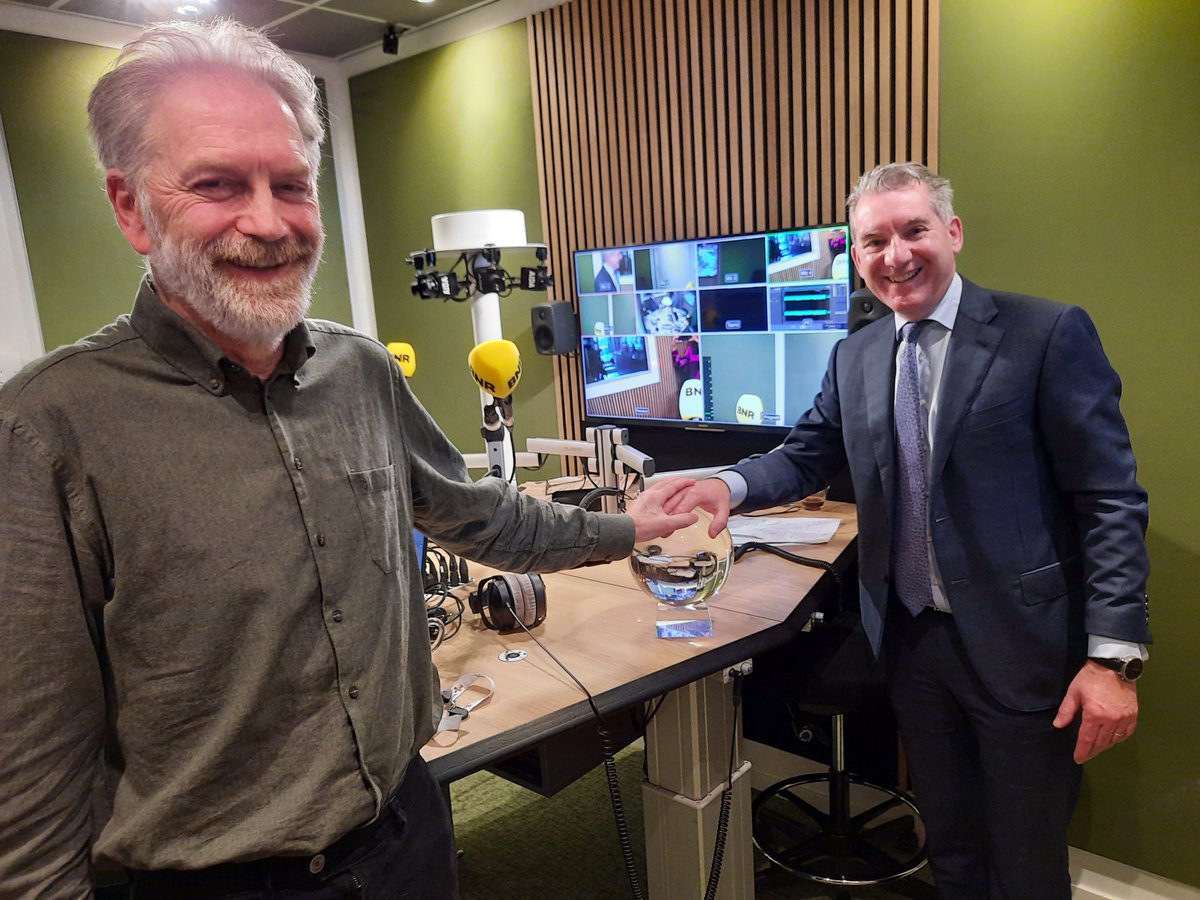 RobertDeBoeck's tweet photo. Volgende week vrijdag 29 december de Oudjaarspecial op #BNR met de voorspellingen van #KeesdeKort en mij voor 2024. Geen glazen-bol bullshit maar gedegen duiding. Om 13.30 uur voor het eerst op de radio en natuurlijk op alle podcast-kanalen. #VanAlleMarktenThuis https://t.co/ipcI2z3W9i