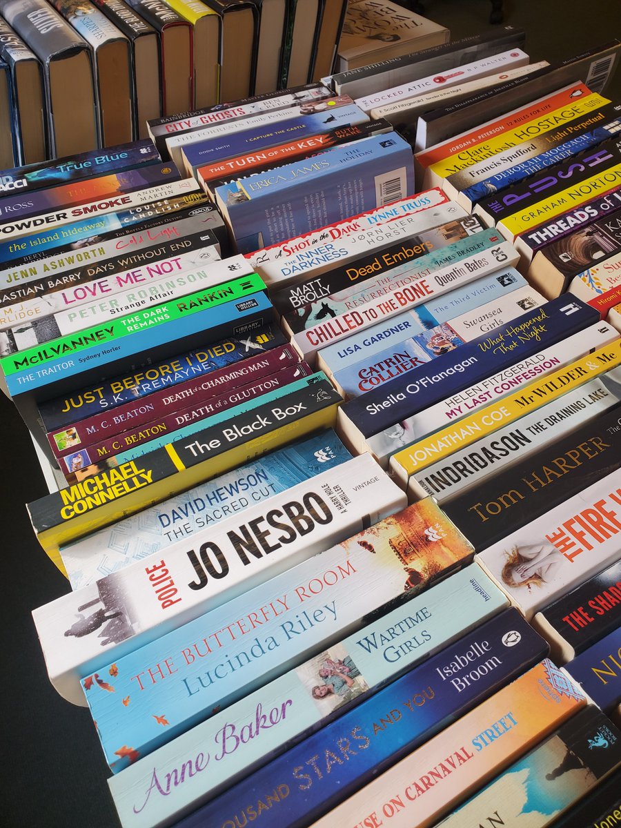 It's your last chance to grab a book bargain in time for Christmas tomorrow! 🤩📷Book sale on 10am-12.30pm #ExploreTogether #HereforYou #MakeADifference