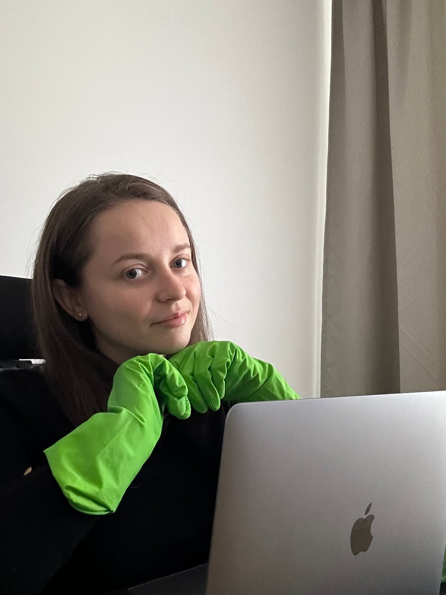 roxanamuntian's tweet image. Who&apos;s ready for some &apos;code cleanup&apos;?
Happy weekend! 🙌

#techtwitter #WomanInTech