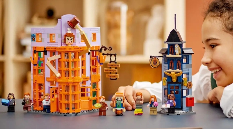 Brick Fanatics on X: Coming in 2024, the LEGO Harry Potter Visual  Dictionary will include a free, exclusive minifigure with a brand new  design.  #LEGO #LEGONews  / X