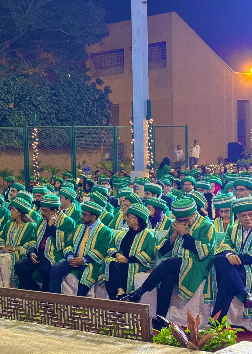 Super congrats to our 151 Post Graduates @AKUGlobal who completed Medical/ Surgical training across 31 Residency & 22 fellowship programs. May you all find PASSION in your work, become MASTERS in your Craft, and find your CARAVAN of #changemakers so that you can #makedifference!