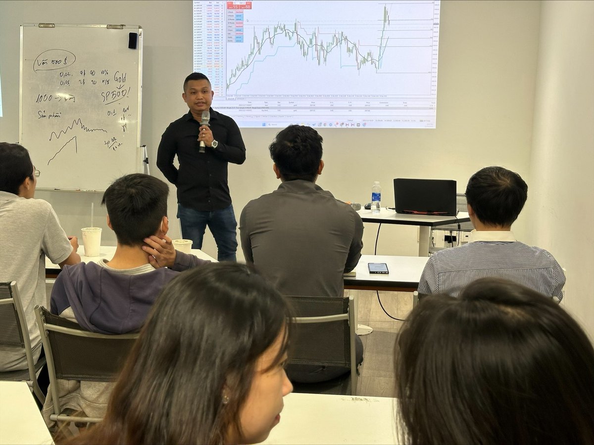 MPlus_Academy's tweet image. Biết ơn các anh chị đã dành ra gần 3 tiếng đồng hồ để chúng ta có thể ngồi cùng và trao đổi với nhau tại buổi offline hàng tháng của cộng đồng #MPlusAcademy trong buổi tối thứ 5 vừa qua.

Hẹn gặp lại các anh chị em ở buổi gặp mặt lần tới.

#forex