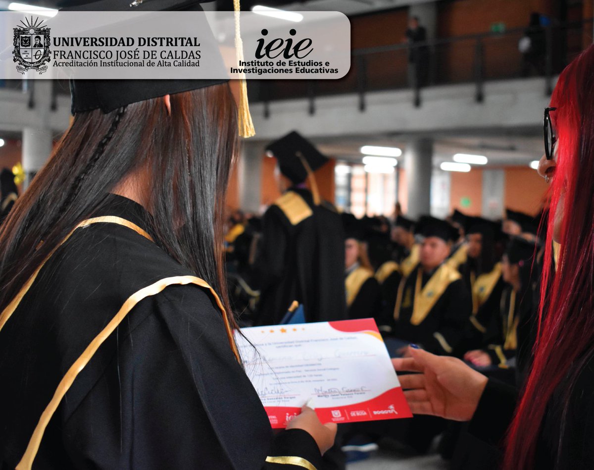 🎓Con gratitud y orgullo, entregamos los #certificados de los #Diplomados en Educación Comunitaria y Paz en el Colegio Carlos Albán Holguín, los estudiantes demostraron un compromiso excepcional con la construcción de comunidades educativas y entornos pacíficos. 🏫#SomosUd