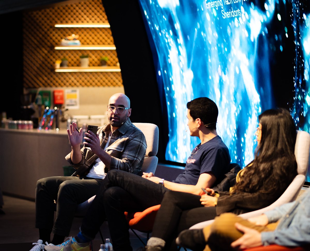 We enjoyed an excellent panel discussion during the NFTUK event, which was hosted at #SamsungKX. 

The conversation revolved around mass adoption of AI, blockchain-empowered royalties to reward creators, gaming and immersive technologies, ai driven neuro science and much more.