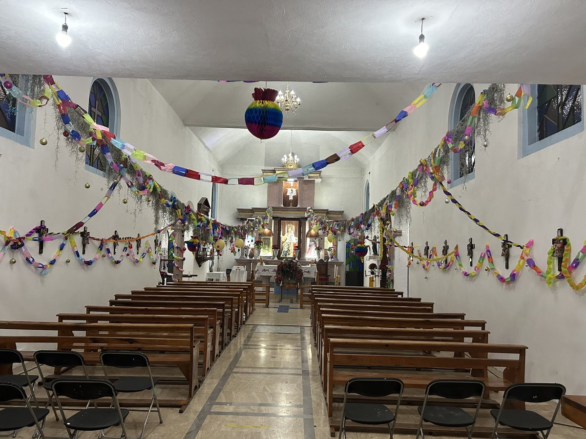 LorenaReyesSal5's tweet image. Y tú!, como vives las
Fiestas decembrina 🪅? En #ValleDeBravo son días de unión familiar, fiesta en el alma, y música que nos recuerda lo importante de la unión, nuestro #EquipoADMM te desea FELIZ NAVIDAD 🎄 , recuerda #CadaVezSomosMas los que podemos hacer la diferencia🫶🏾.