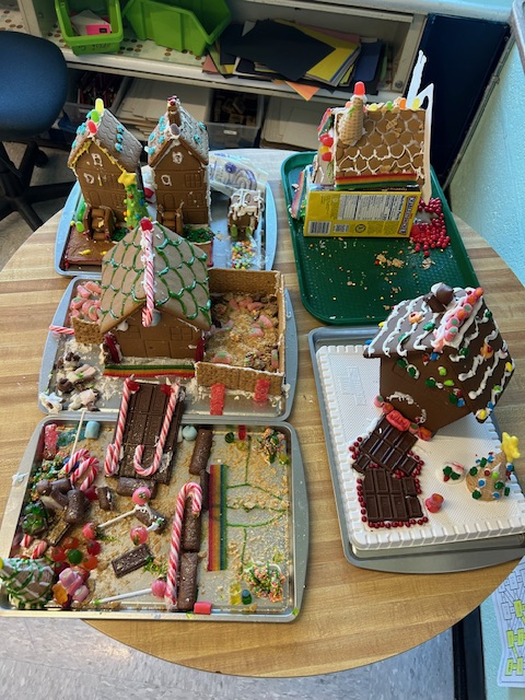 LIS4Gifted's tweet image. Middle and Upper School students constructed gingerbread houses and subsequently determined the number of shapes present, followed by calculating the surface area and volume of each gingerbread house.
#math #mathematics #mathproblems #mathchallenge #accelerated #lisgpride