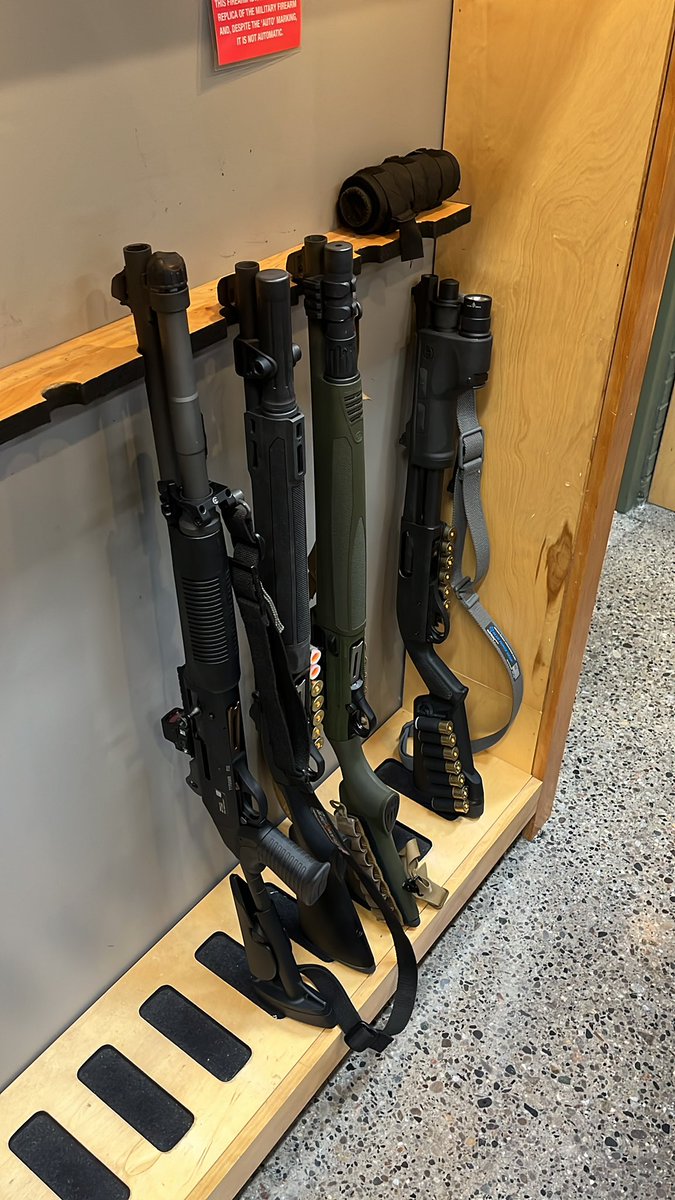 Shotgun day at work 🦅 
#barracks616 #grandrapidsmi
#remington870 #berettashotguns #benellishotguns