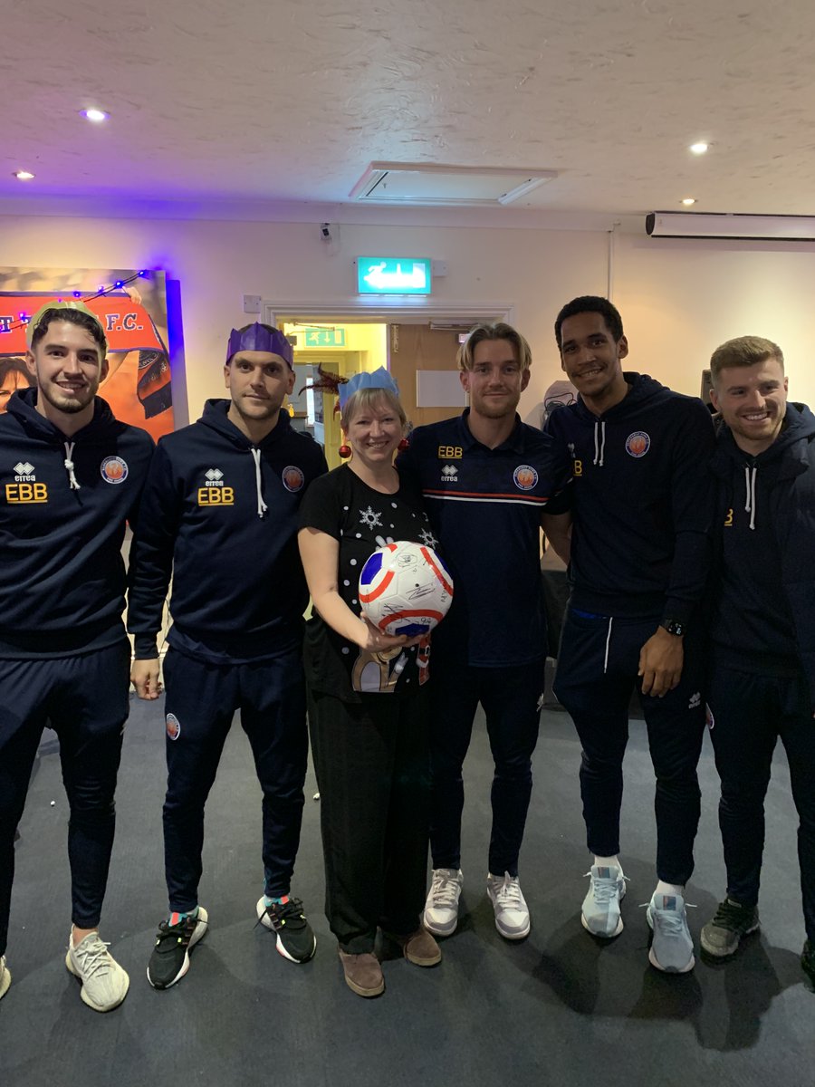 This week we held our Vets Hub Christmas Lunch. Our Vets and guests enjoyed a Christmas dinner, carols, a raffle and a visit from some of our @OfficialShots players! Thank you to all those who made it happen, most importantly, our Trustee Kay Khan. #TheShots #Veterans