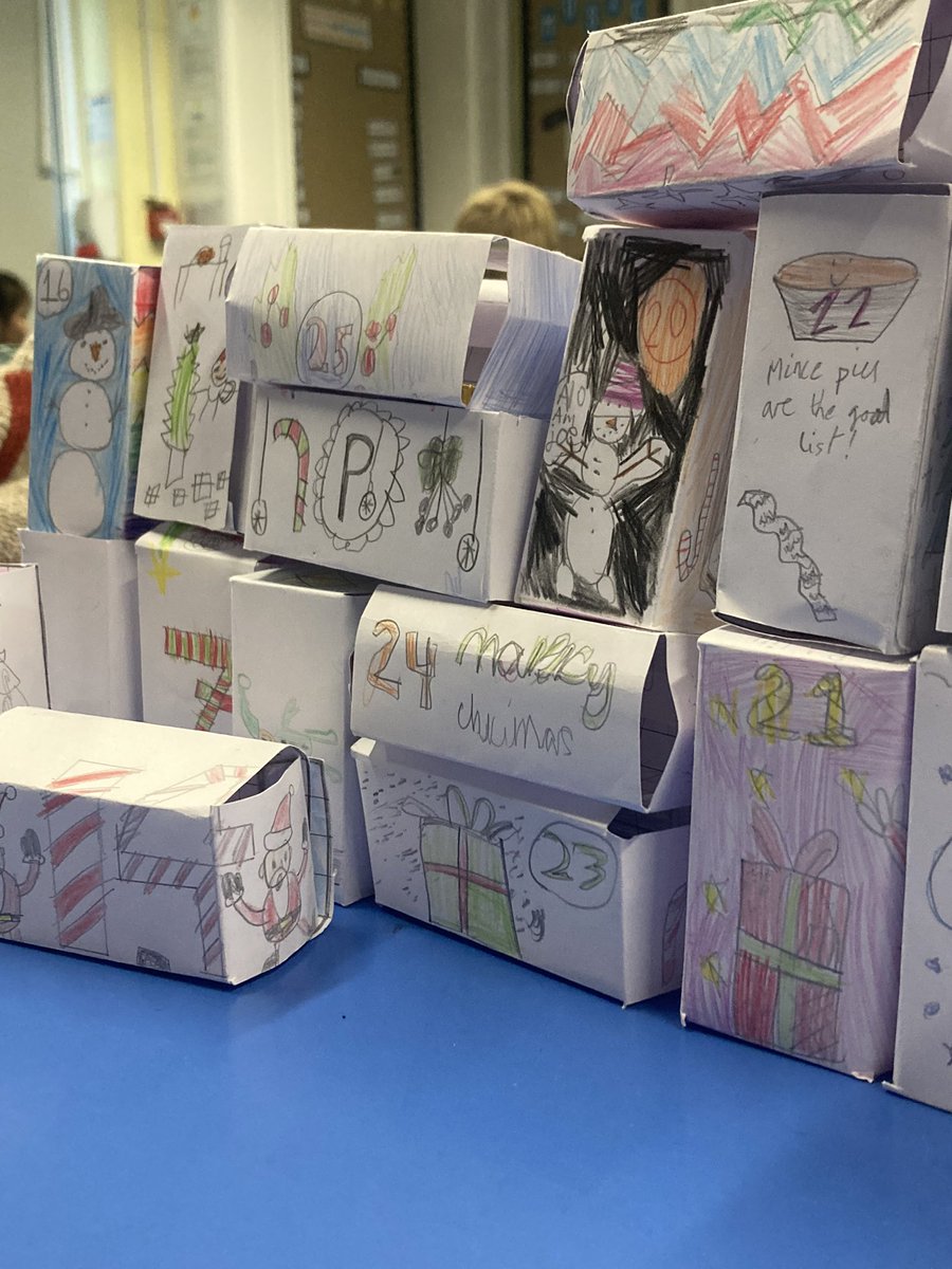 Geckosclass's tweet image. For our final day, we made one big advent calendar. Such fabulous designs, careful cutting and folding! @Alligatorsclass 

Happy Christmas! @WillowsCE