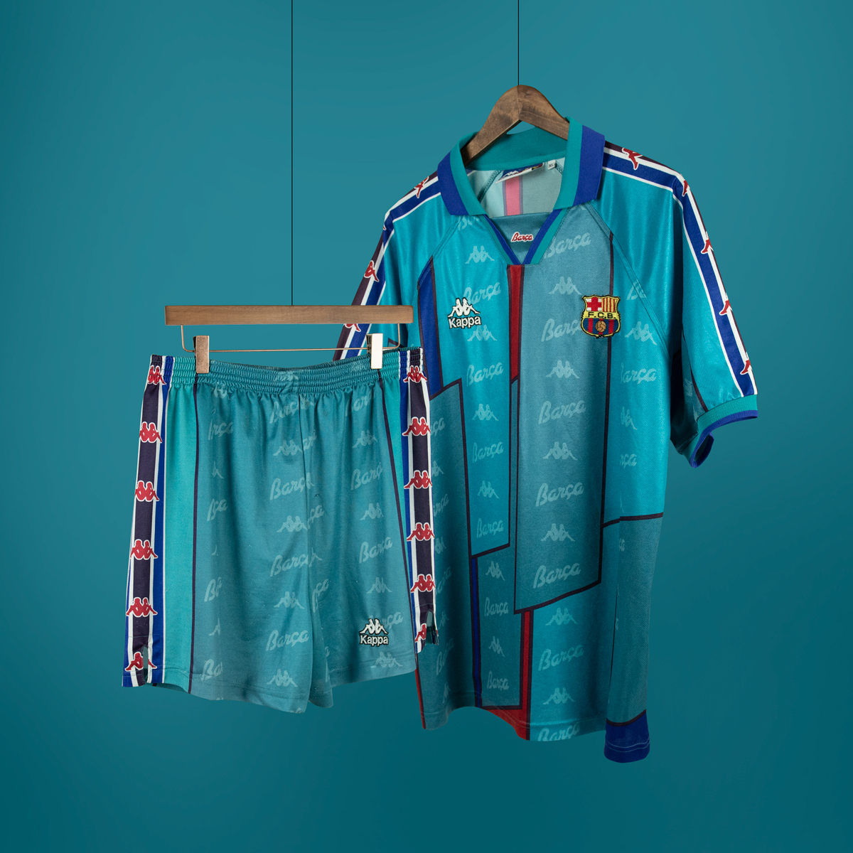 Barcelona 1995 Away by Kappa 😍 Complete with the matching shorts 🩳