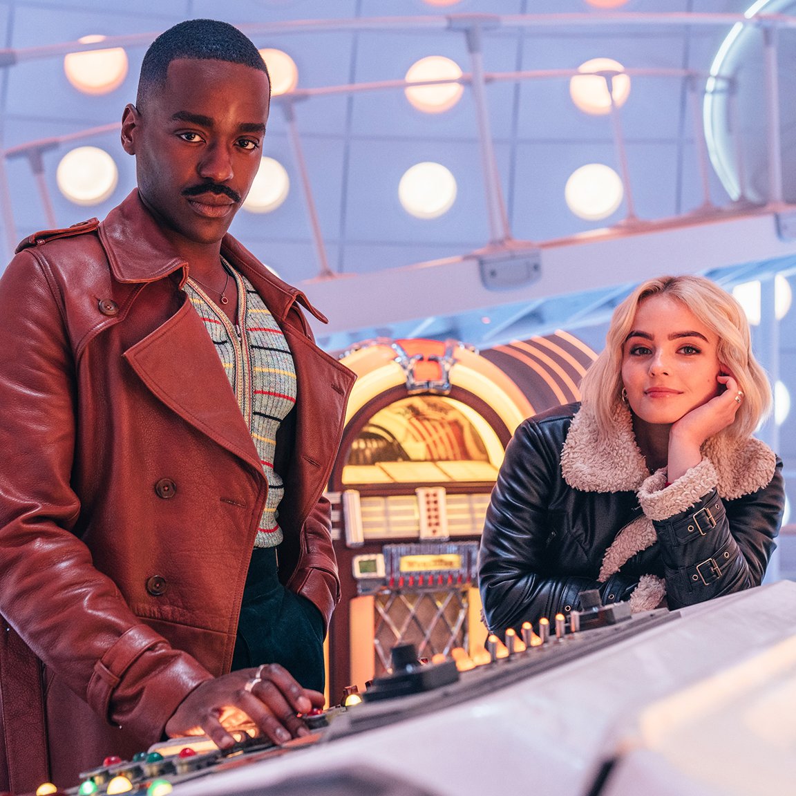 👀 Pssst! There's an extra special #DoctorWho gift coming your way on Christmas Day... Find out more ➡️ bbc.in/3NCC0BO