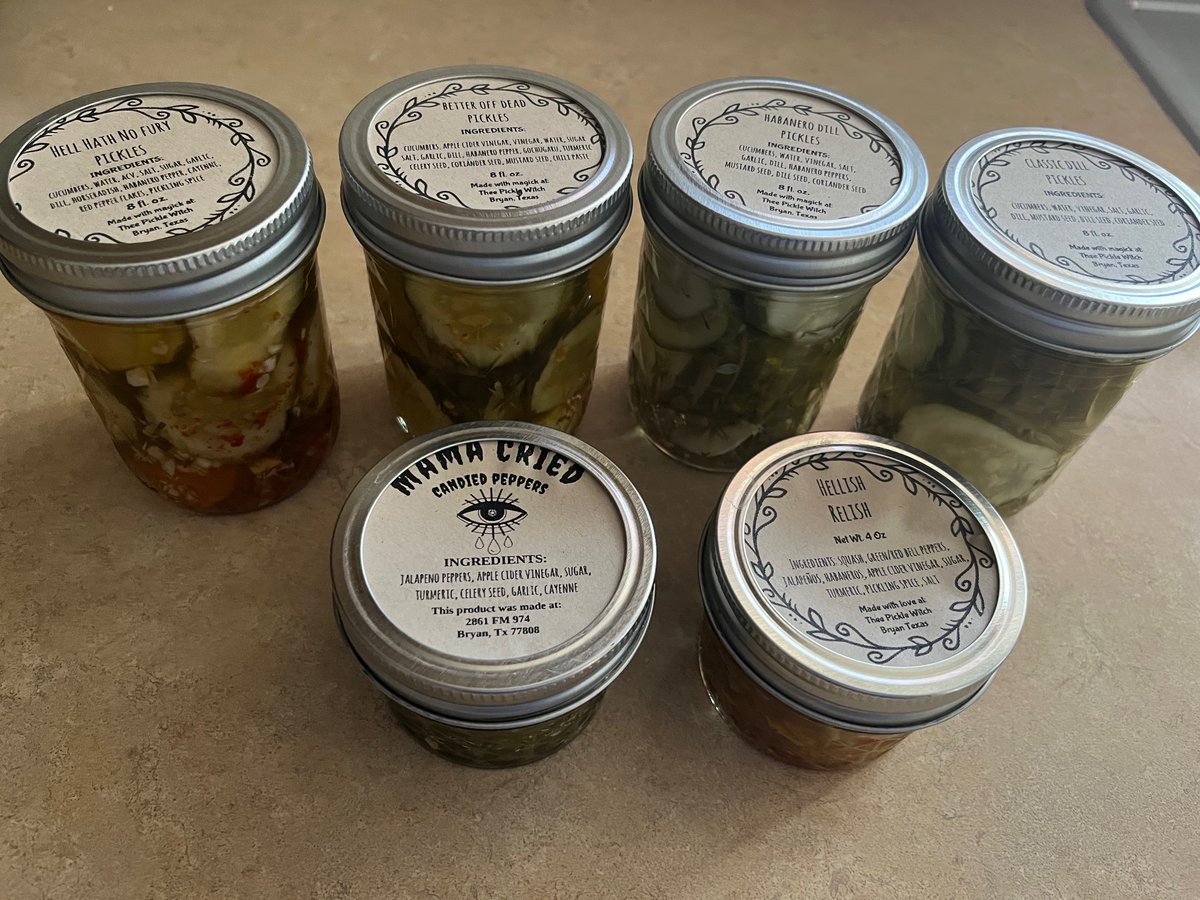 It’s #foodiefriday and I got a surprise from Haley Richardson, @theepicklewitch who I profiled in an article about the @farmersmarketinbrazoscounty.

#IDoItAllForThePickles #DoYouKnowTheePickleWitch #bryantx #bryantexas #destinationbryan #travelwritersuniversity #ifwtwa1 @ifwtwa1