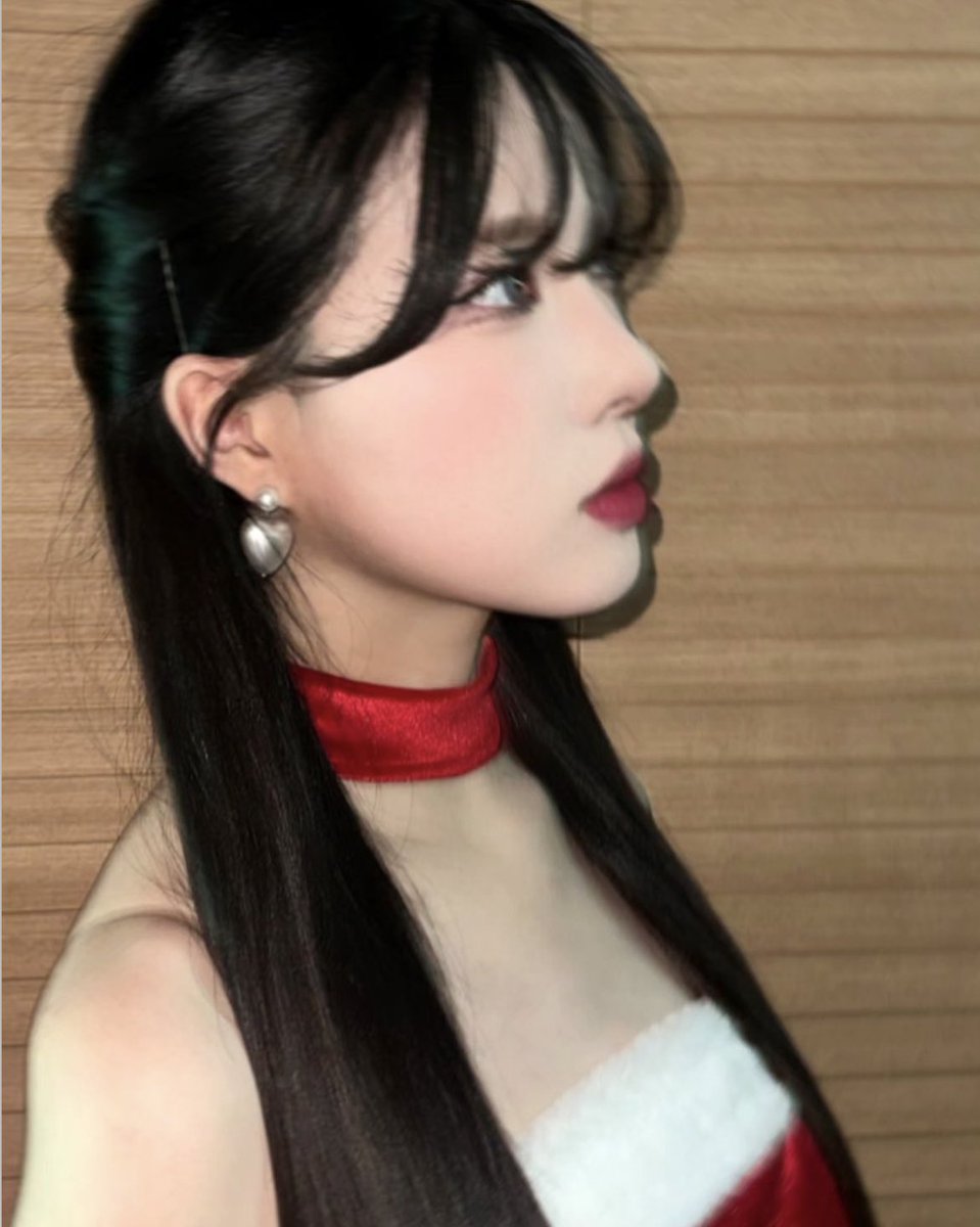 WiTCHXupdates's tweet photo. SNS — witchx_lucia update
@WiTCHX_twt

      🎅❤️

#위치스 #WITCHX #루시아 #LUCIA https://t.co/B1qeI8ndqu