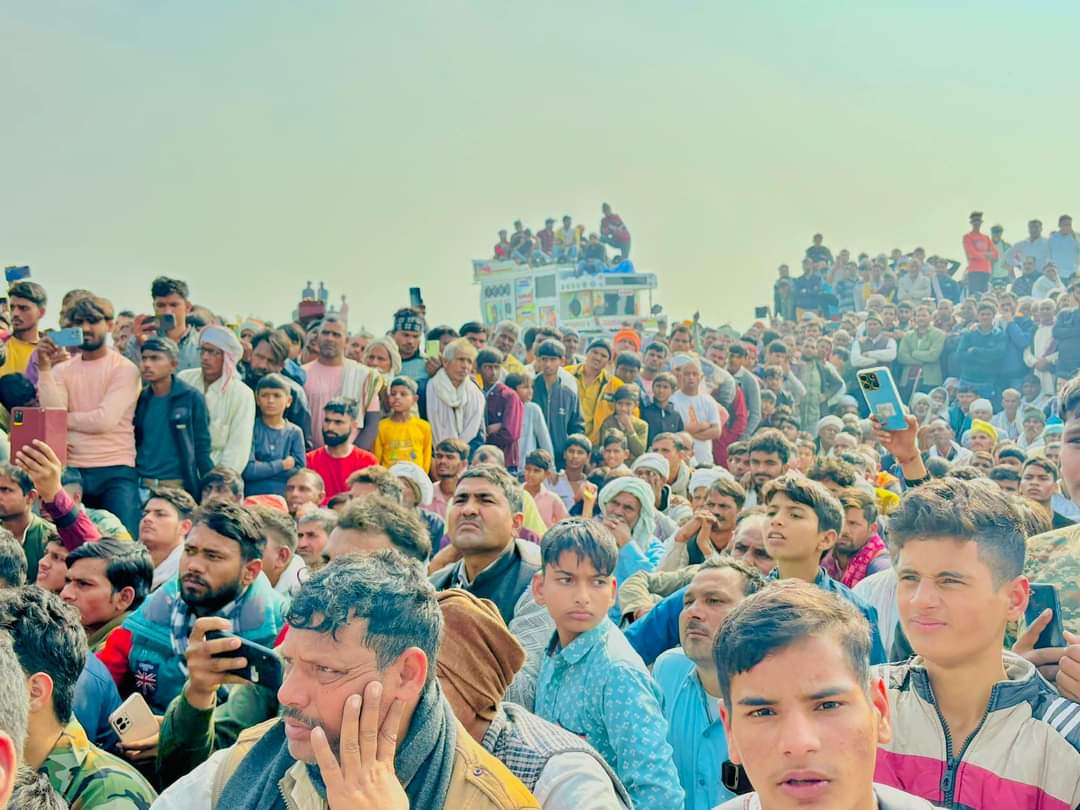 Nem Singh (@nemsinghfauzdar) on Twitter photo जाट रेजीमेंट में तैनात भाई हरवीर सिंह (हवलदार) की अंत्येष्टि में पहुंचकर सैन्य सम्मान के साथ सलामी दी 🙏
भाई हरवीर सिंह हवलदार अमर रहें 🙏
<a href="/adgpi/">ADG PI - INDIAN ARMY</a> जाट रेजीमेंट में तैनात भाई हरवीर सिंह (हवलदार) की अंत्येष्टि में पहुंचकर सैन्य सम्मान के साथ सलामी दी 🙏
भाई हरवीर सिंह हवलदार अमर रहें 🙏
<a href="/adgpi/">ADG PI - INDIAN ARMY</a>