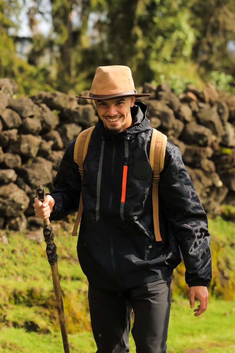 ugtravelsafaris's tweet image. An encounter with gorillas🦍

@PSG_inside’s Warren Zaïre-Emery trekked to see mountain gorillas in their natural habitat in @VolcanoesPark. 

#VisitRwanda🇷🇼
wildtravelsafaris.com