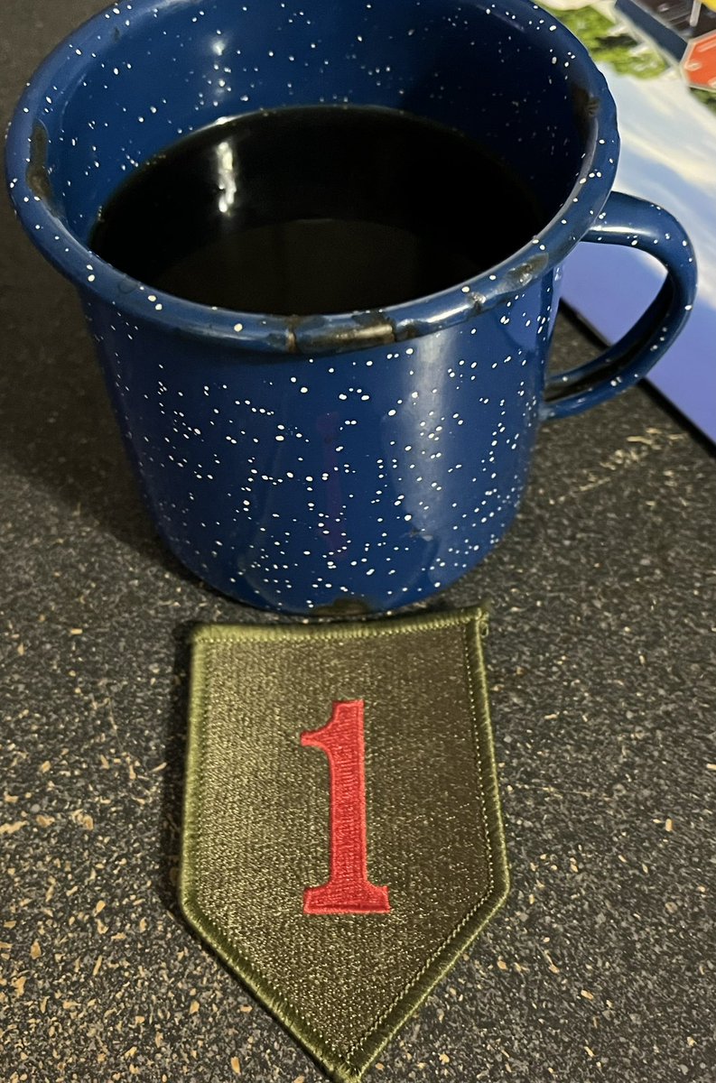 The Armor Major @jr_liscano, enjoyed my coffee with my Big Red One this morning! 😜. #1id #bigredone