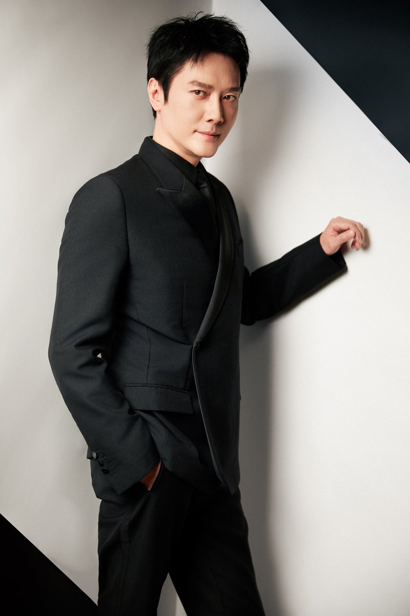 #FengShaofeng for the 2023 Sohu Fashion Awards More - weibo.com/2496192711/498…