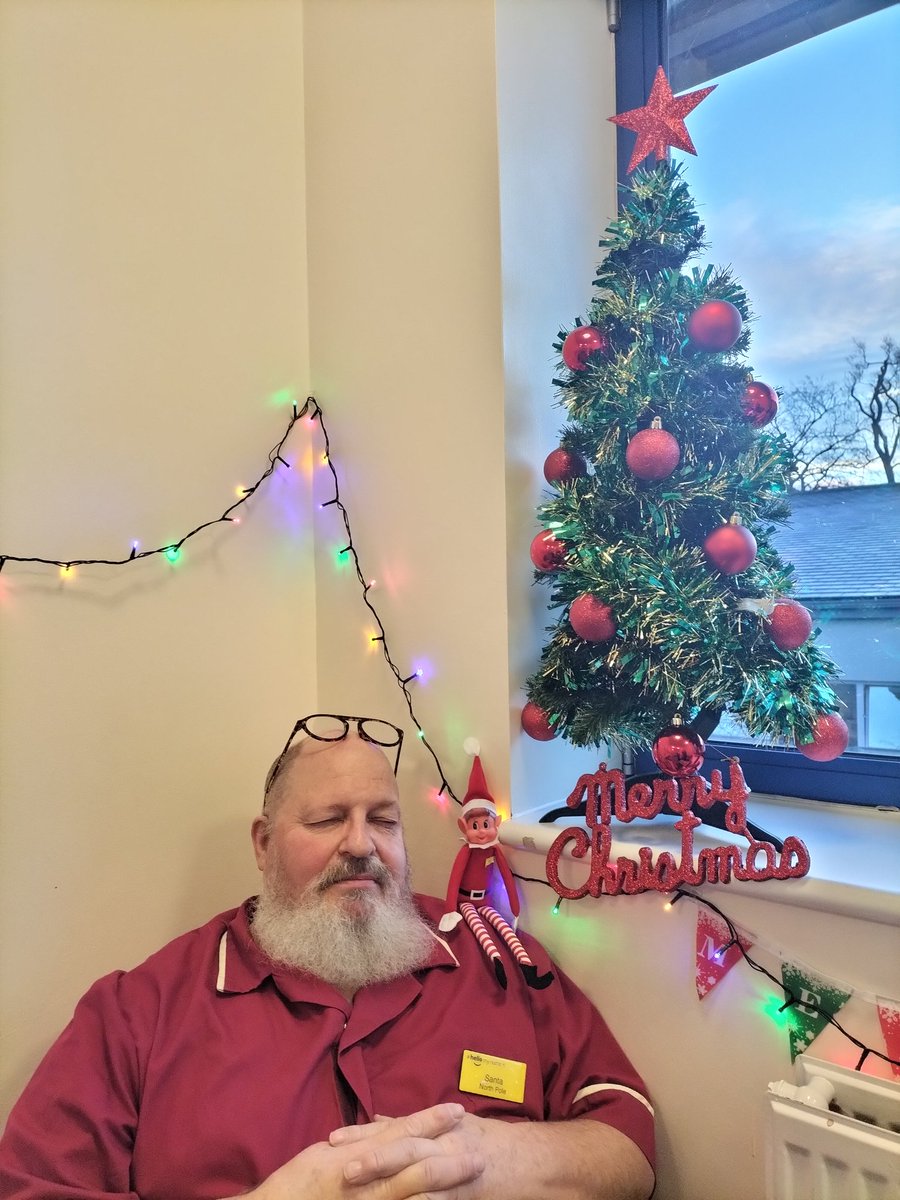 Ray was so starstruck to meet the man himself whilst he was napping 🎅🏻
Did you know Santa worked as a Radiographer throughout the rest of the year!?