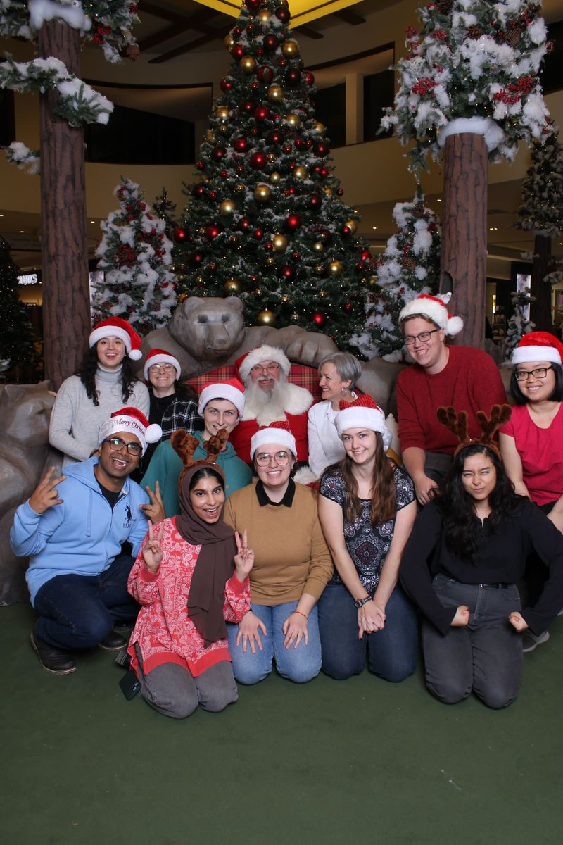 Last working day of the year. Thank to everyone that walked the research path with the Cardona Lab, Santa included! Happy holidays!