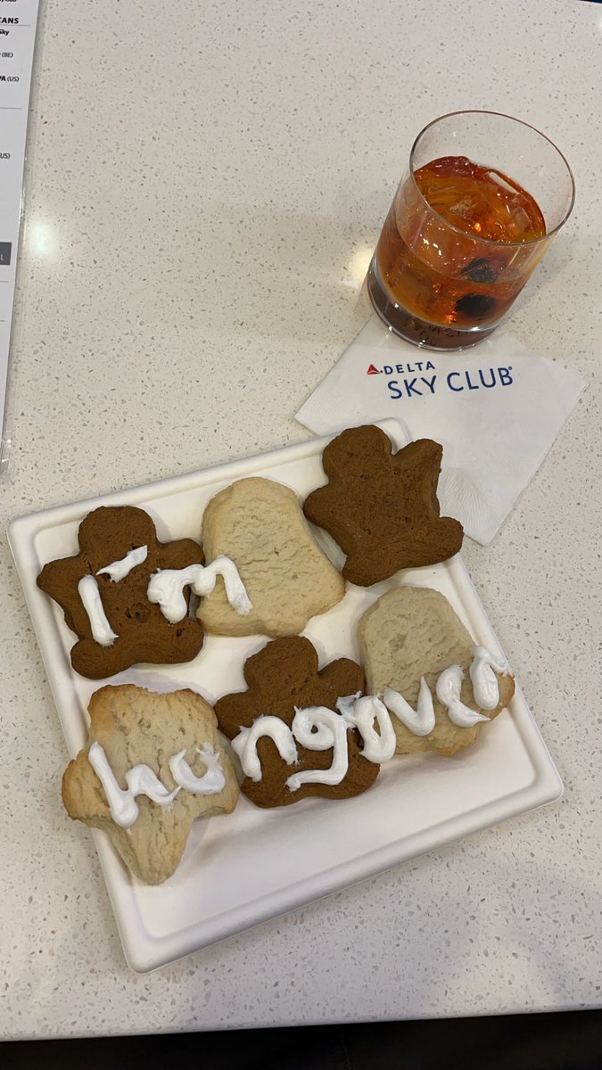 marcodelvec's tweet image. cookie decorating morning in the Sky Club