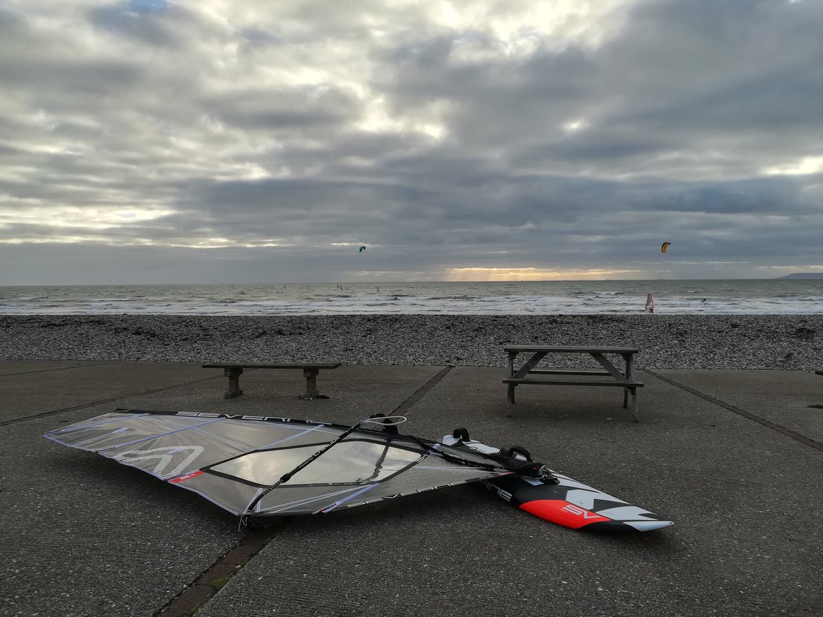locker_nic's tweet image. Good way to kick start the holidays. Time to unplug!