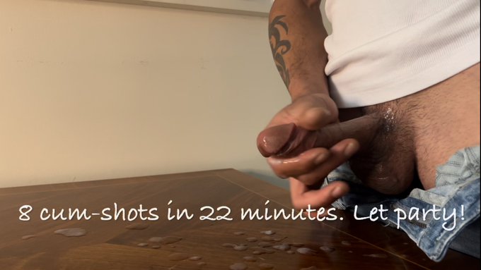 Happening now on https://t.co/mmLVkhJt7x Cum crank one out with me!   Can I get a retweet 🙏🏼 @AussieManGay1