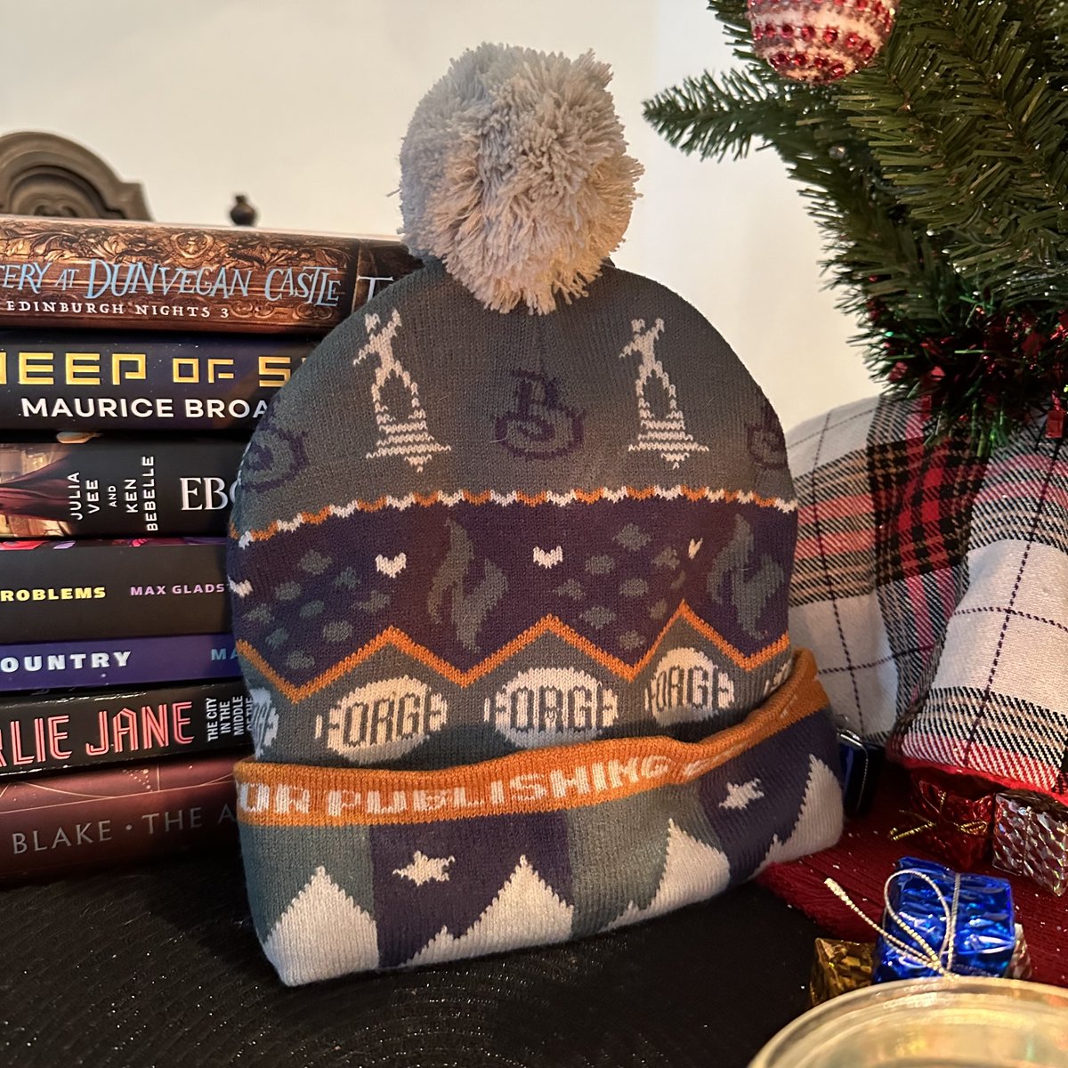 Who's ready for a #sweepstakes?! Today, we have a VERY special opportunity—the change to snag one of our AMAZING TPG beanies!!! Just follow us, then like and repost for the chance to win this super cool swag 😎

#TorHatSweeps
