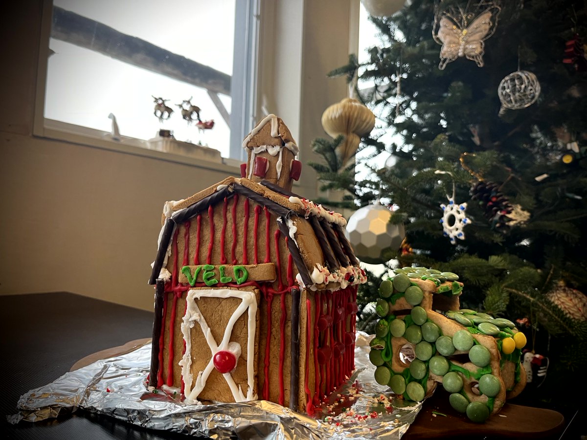 VELDarchitect's tweet image. For those who get our newsletter, surpirse! Here is our attempt @Foodland gnigerbread contest! And a 3D printed prototype test for VELD swag for our sepcial clients next year! #barnsofOntario @Ontario Barn Preservation maybe for your members too?!