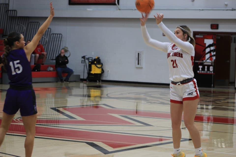 Mansfield Lady Tigers - 72
Acorn - 61
Final. 

SR Lady Tigers 11-0

<a href="/KynsleeWard/">Kynslee Ward</a> - 20 pts 6 ast 4 reb 
Harlie Fuller - 18 pts 3 ast 3 stls 
<a href="/kayleeWard2026/">Kaylee Ward</a> - 14 pts 14 reb 5 blks
Trinity Triska - 8 pts 8 ast 
@AlysonEdwards27 - 6 pts 4 reb 
Raine Hecox - 6 pts