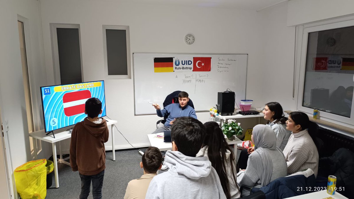 UIDBottrop's tweet image. İlk Gençlik kolları programızi Gerçekleştirmiş bulunuyoruz.
Katılımları İçin genç üyelerimize teşekkür ediyoruz.
Gençliğe desteğimiz devam edecektir.
GK Efekan Başkanımıza teşekkürler.